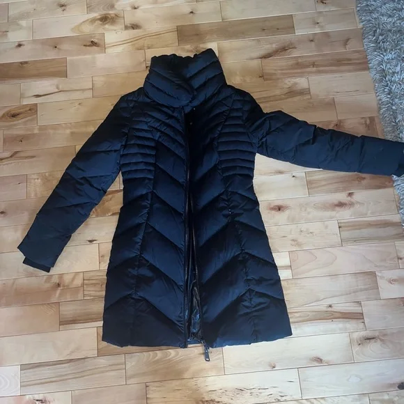 Guess winter jacket - Picture 1 of 4